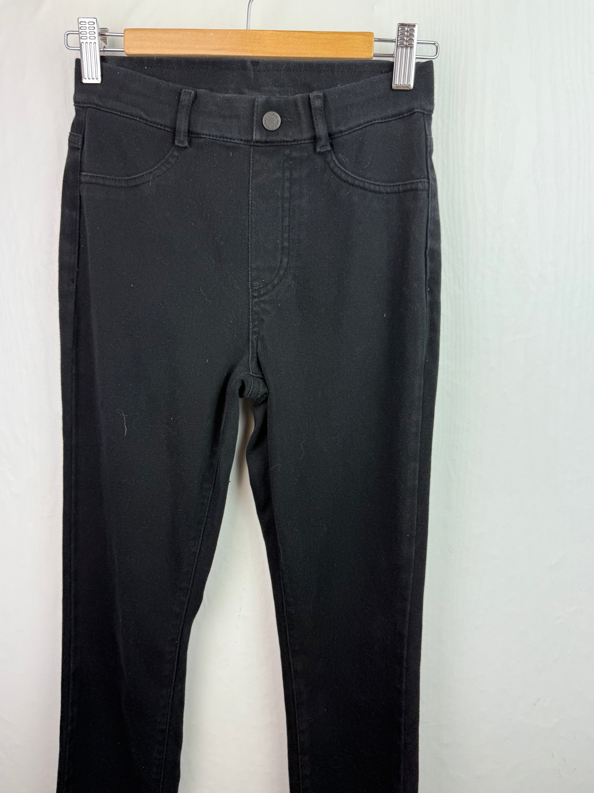 Uniqlo Black Jeggings - Girls 13 - 14 Years - Little Ones Preloved. Second Hand Children's & Preloved Baby, Kids, Girls & Boys Clothes. UK online