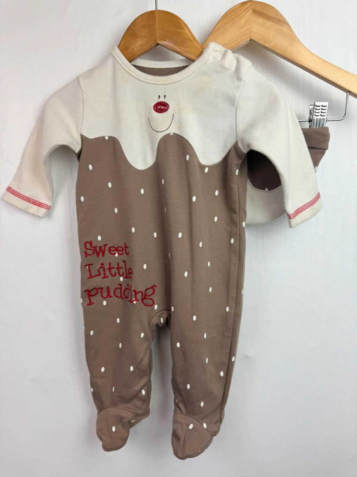 George Christmas Pudding Sleepsuit & Hat - Unisex 0-3 Months