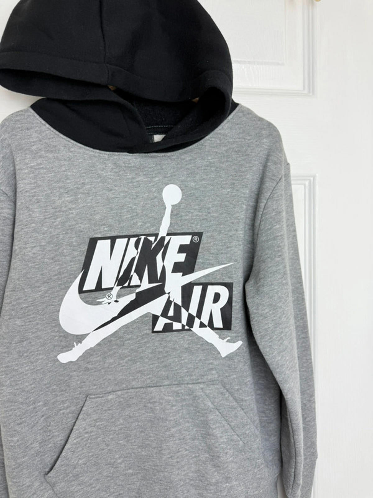 Nike Air Jordan Grey & Black Hoodie - Boys 8-10 Years Little Ones Preloved. Preloved Kids & Children’s Gently Used Clothing. Second Hand Baby, Girls & Boys Clothes. UK Postage