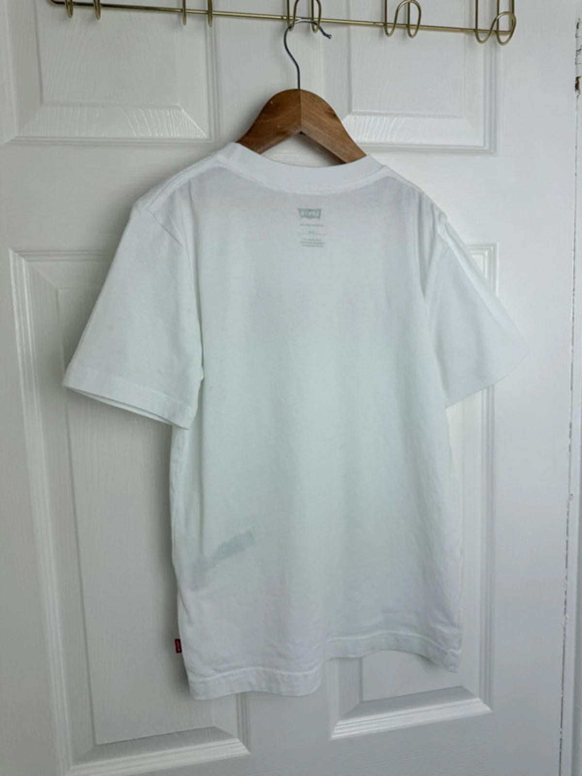 Levi’s White Short Sleeve Top - Unisex 7-8 Years Little Ones Preloved. Preloved Kids & Children’s Gently Used Clothing. Second Hand Baby, Girls & Boys Clothes. UK Postage