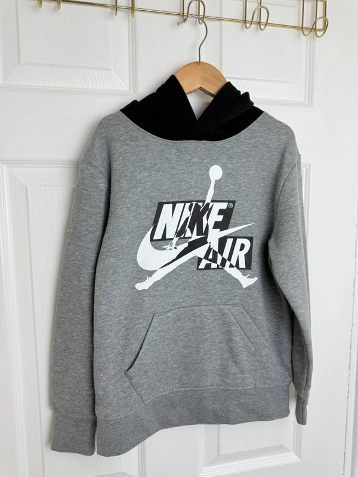 Nike Air Jordan Grey & Black Hoodie - Boys 8-10 Years Little Ones Preloved. Preloved Kids & Children’s Gently Used Clothing. Second Hand Baby, Girls & Boys Clothes. UK Postage