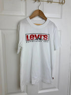 Levi’s White Short Sleeve Top - Unisex 7-8 Years Little Ones Preloved. Preloved Kids & Children’s Gently Used Clothing. Second Hand Baby, Girls & Boys Clothes. UK Postage
