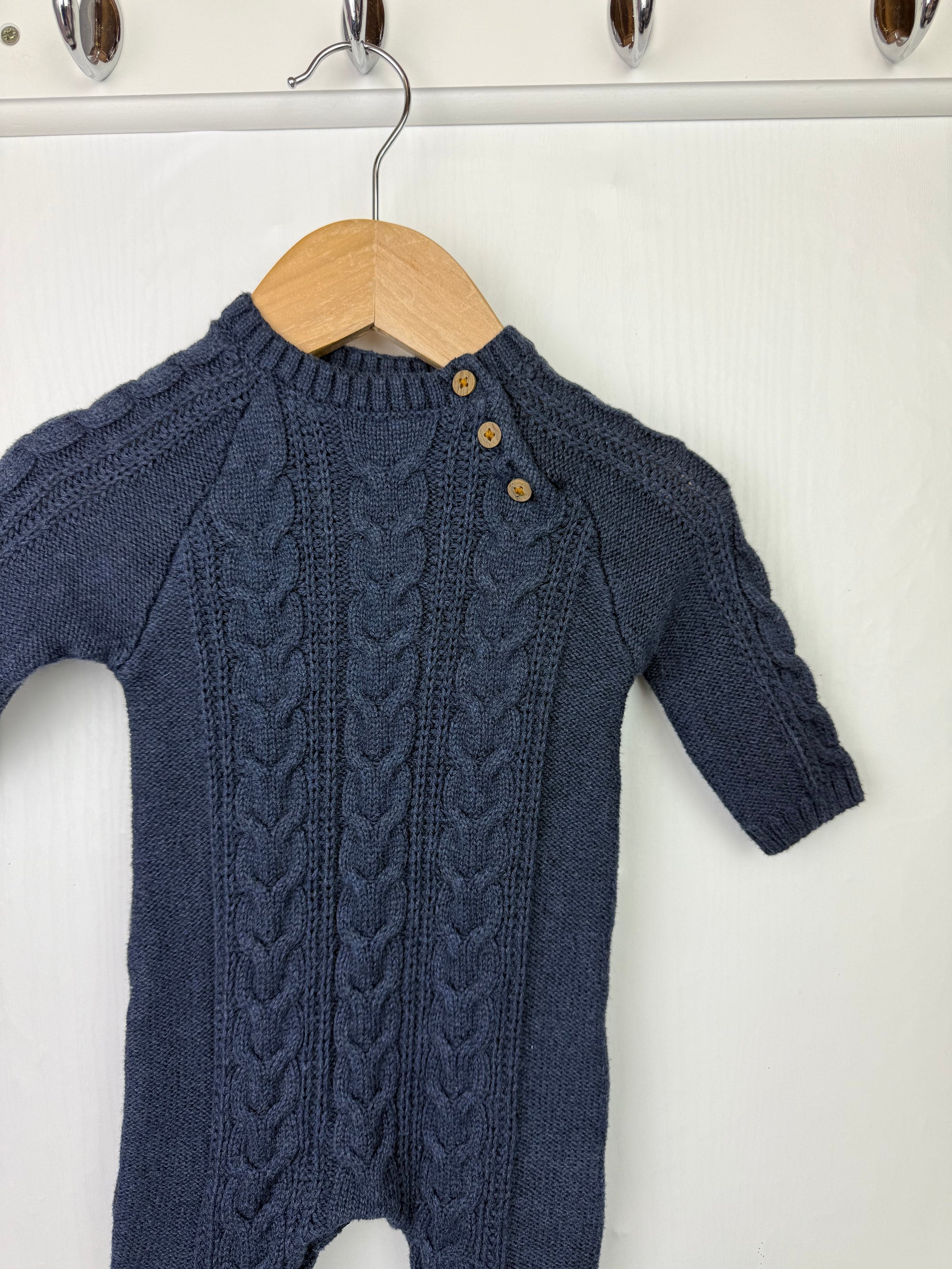 Next Navy Knit Romper - Boys 0-3 Months Little Ones Preloved. Preloved Kids & Children’s Gently Used Clothing. Second Hand Baby, Girls & Boys Clothes. UK Postage
