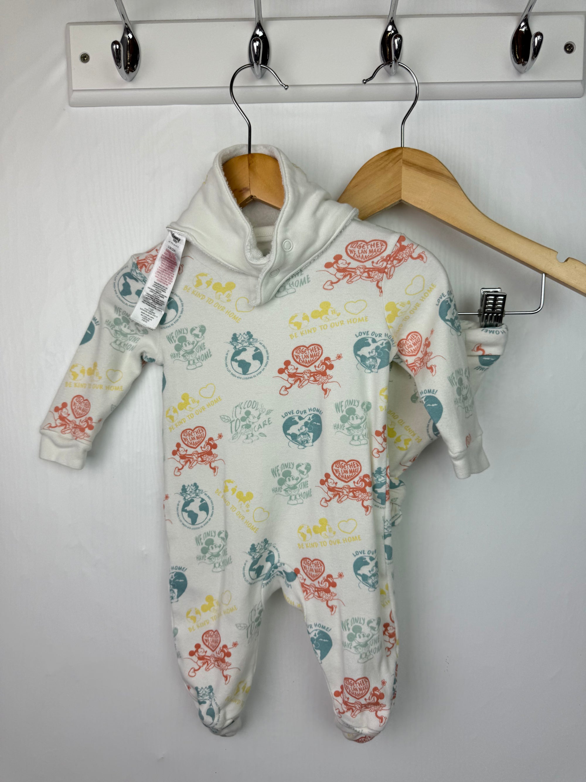 Primark Disney Mickey Mouse Sleepsuit, Hat & Bib - Unisex 0-3 Months Little Ones Preloved. Preloved Kids & Children’s Gently Used Clothing. Second Hand Baby, Girls & Boys Clothes. UK Postage