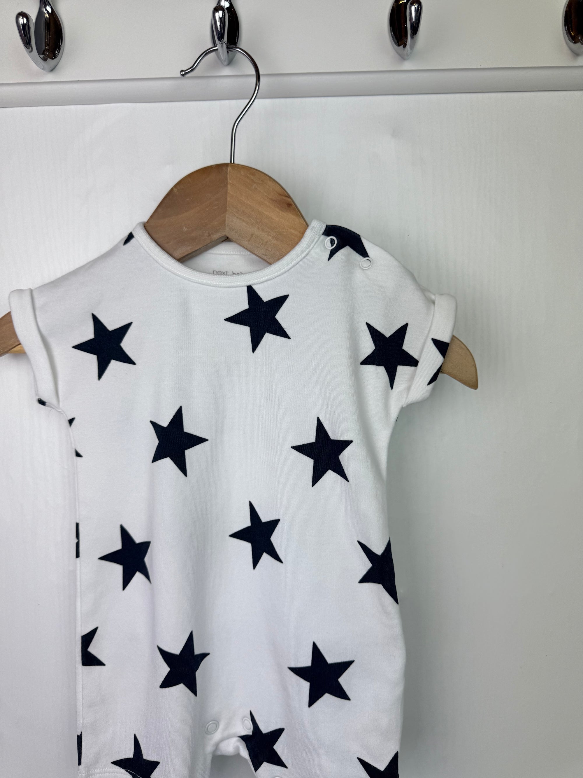 NEW Next Star Romper - Boys 0-3 Months Little Ones Preloved. Preloved Kids & Children’s Gently Used Clothing. Second Hand Baby, Girls & Boys Clothes. UK Postage