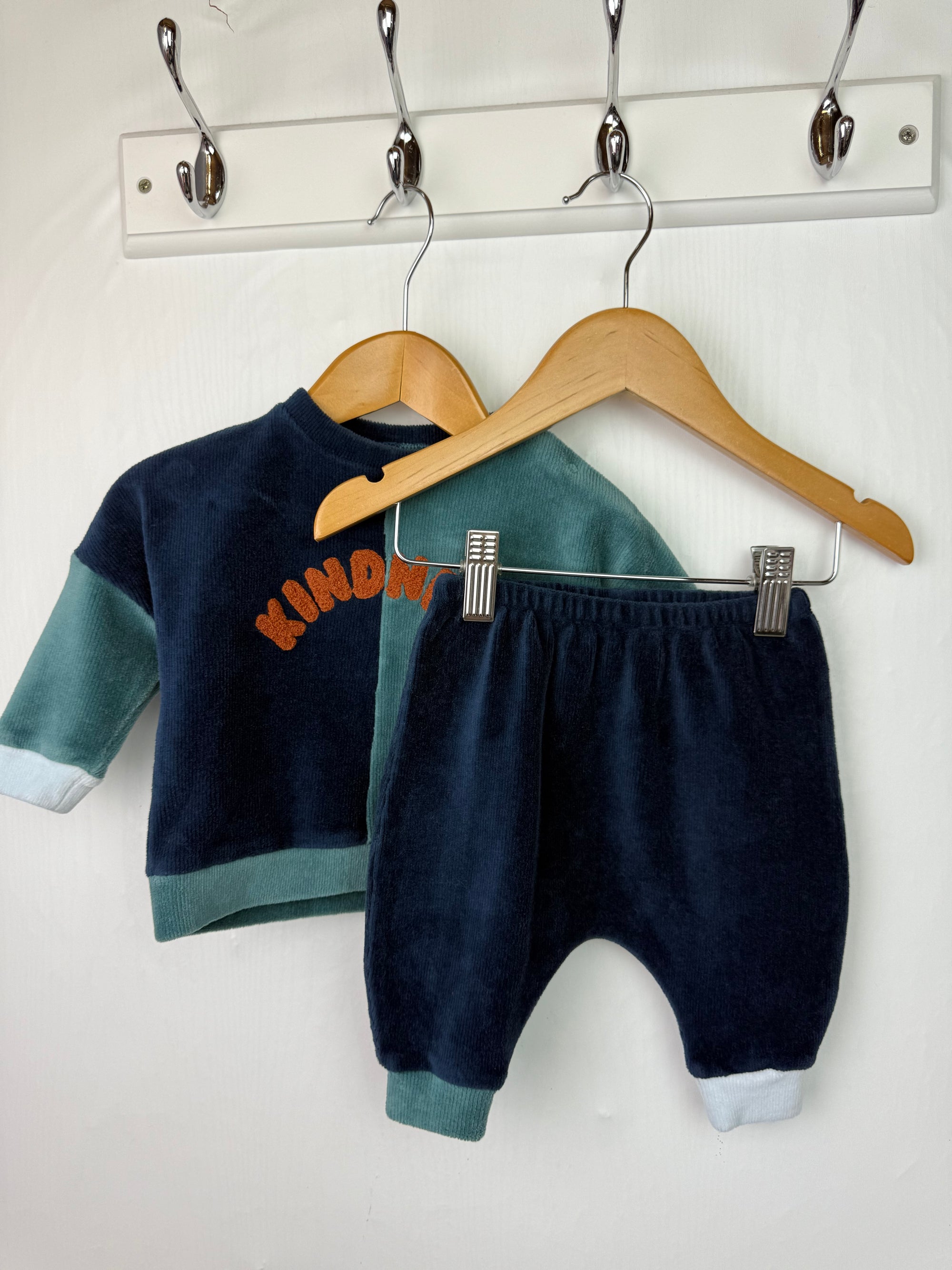 Next Kindness Jumper & Bottoms Outfit - Boys 0-3 Months Little Ones Preloved. Preloved Kids & Children’s Gently Used Clothing. Second Hand Baby, Girls & Boys Clothes. UK Postage