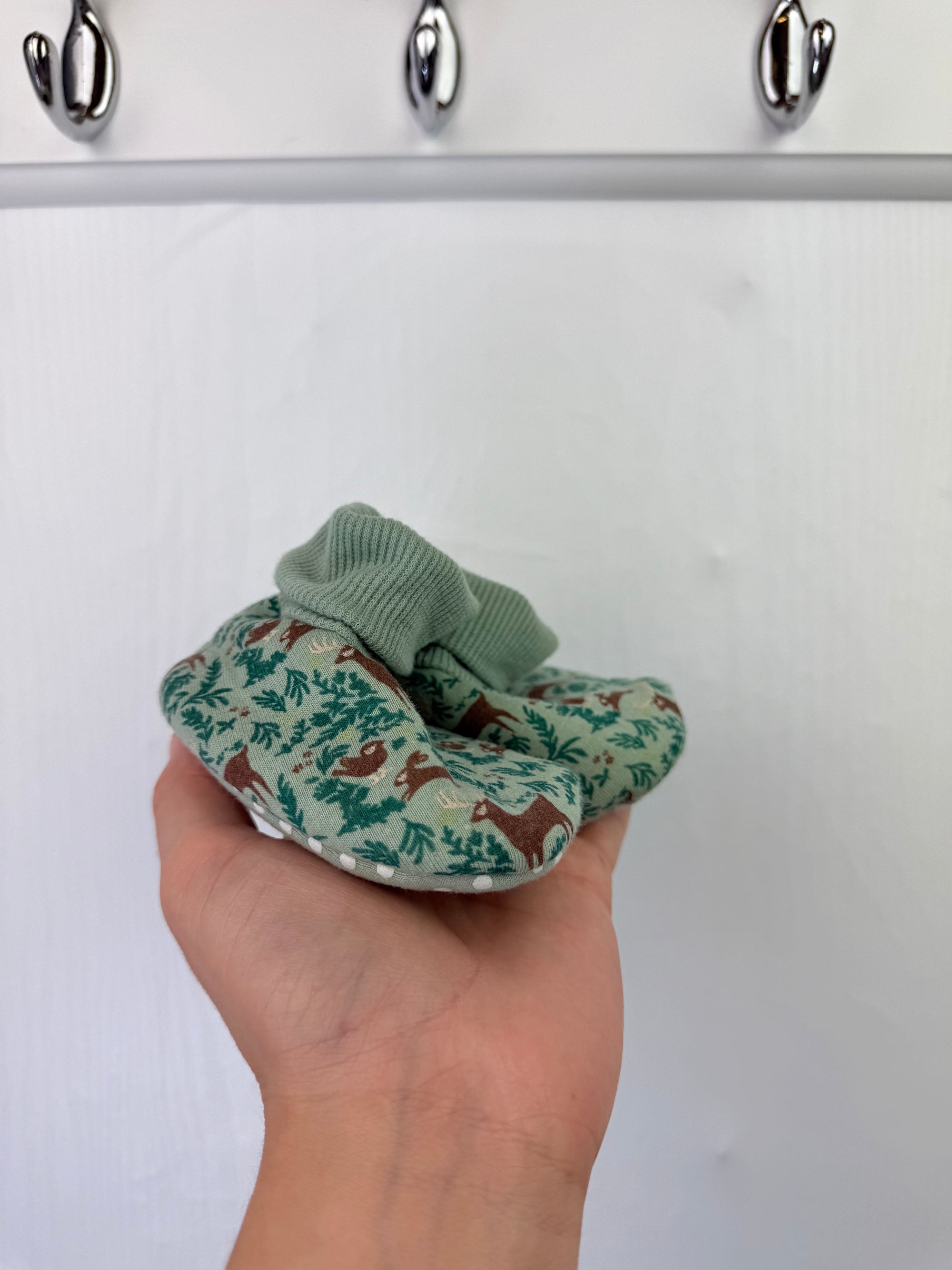 Unbranded Green Deer Pram Shoes - Unisex 0-6 Months