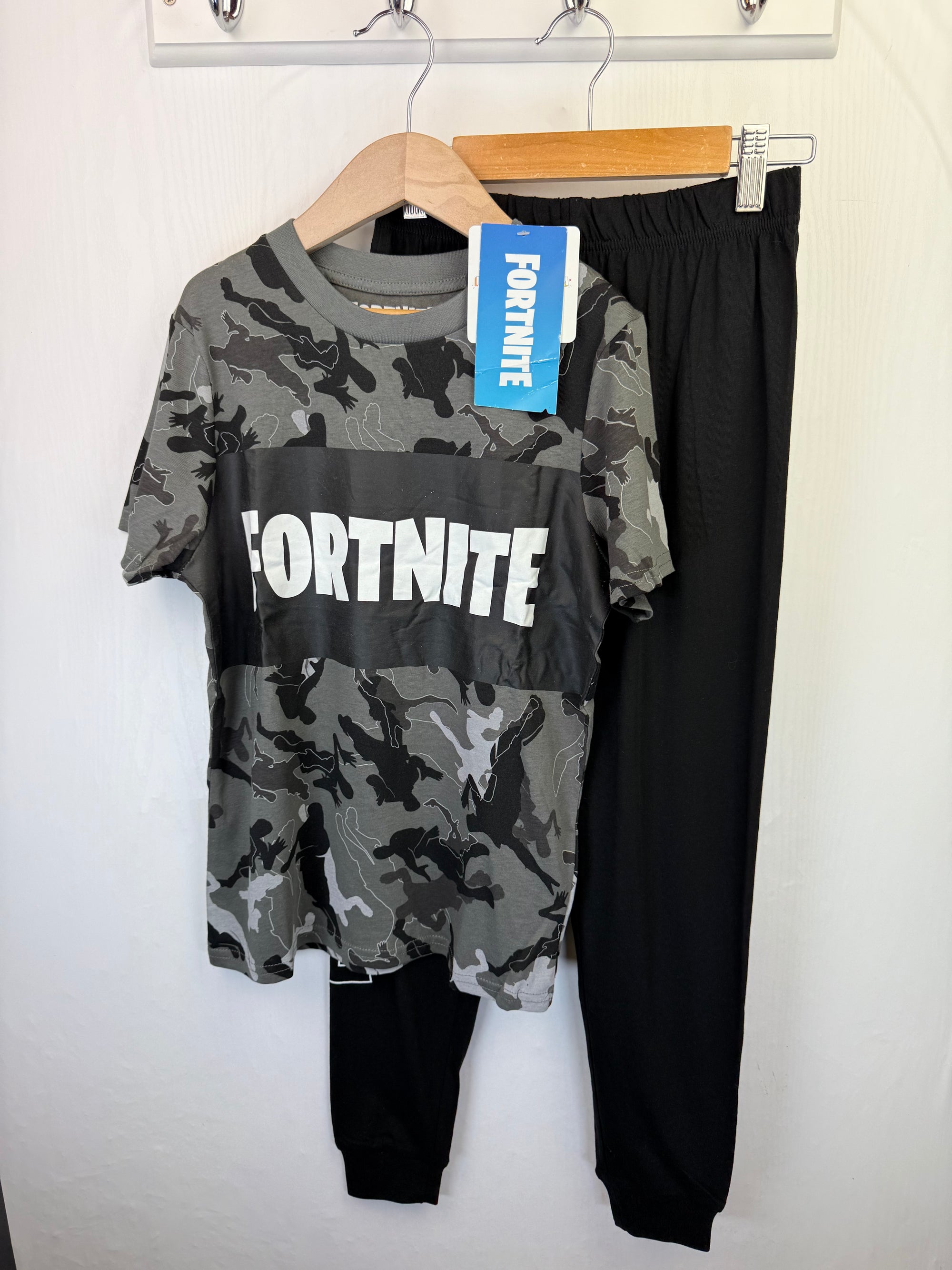 NEW Fornite Pyjama Set - Boys 8-9 Years