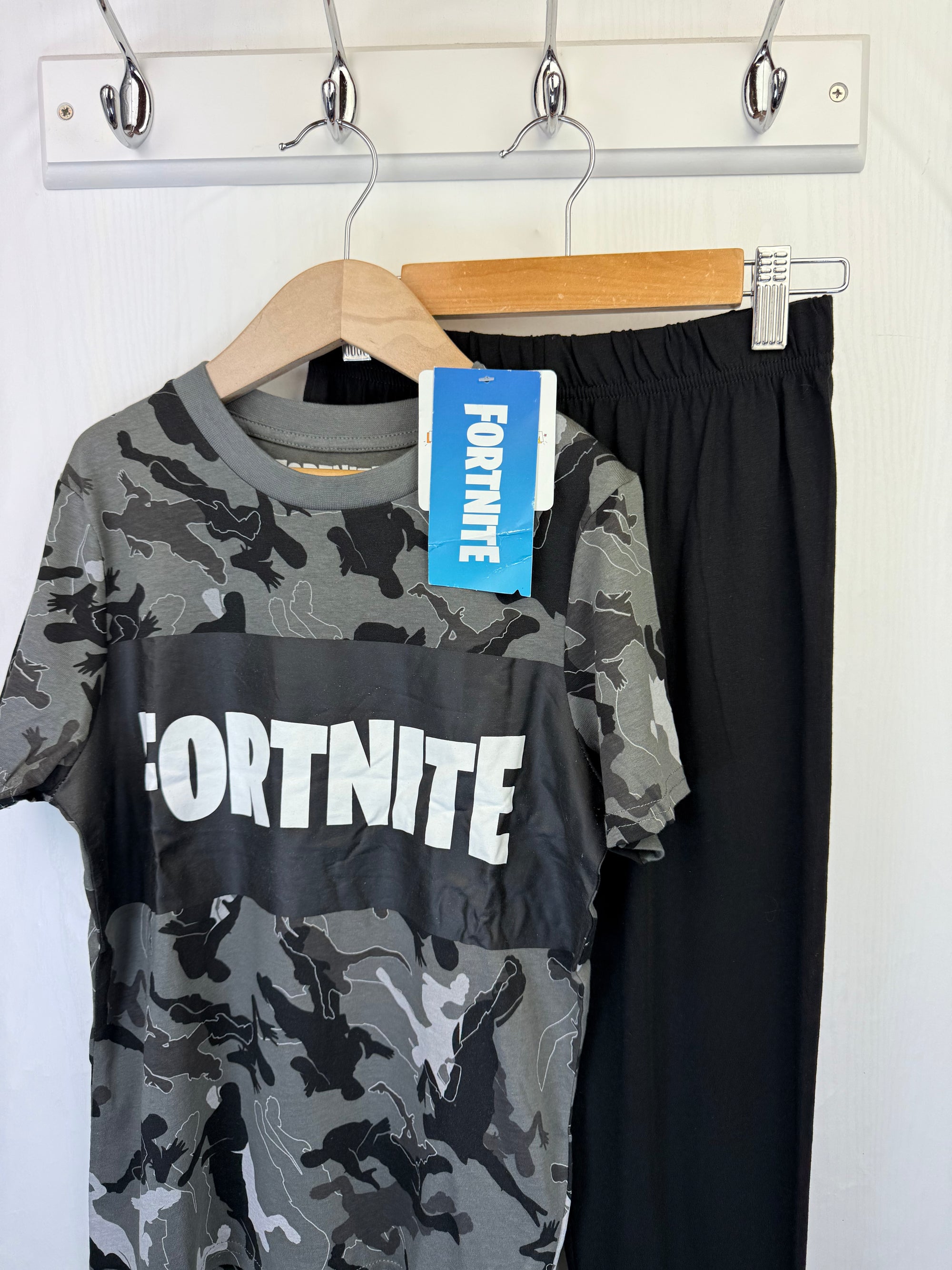NEW Fornite Pyjama Set - Boys 8-9 Years