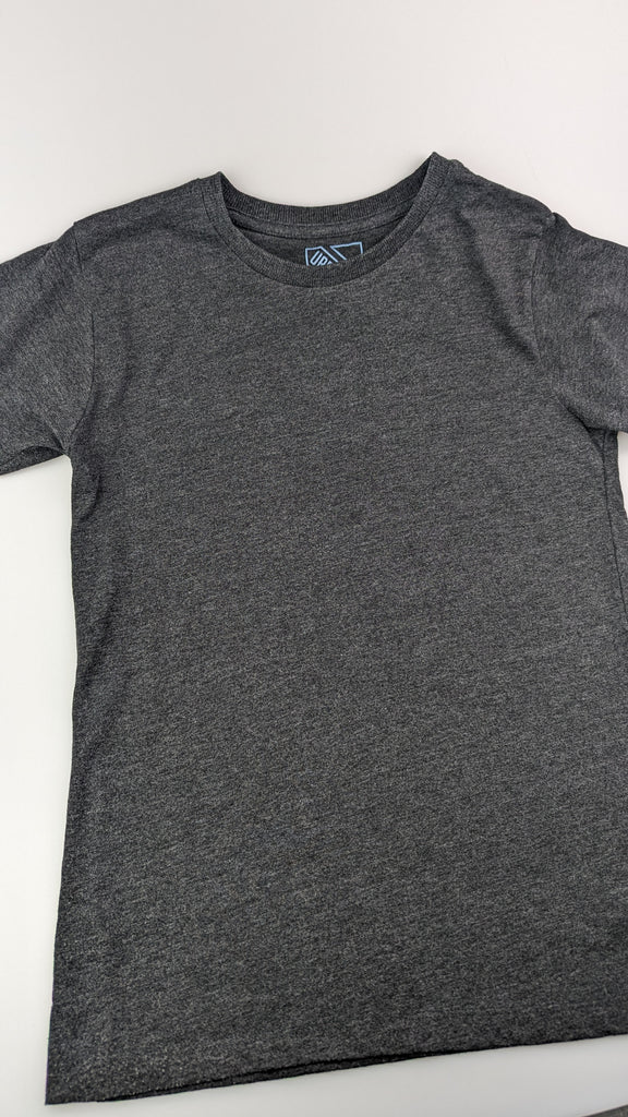 Grey Short Sleeve T-Shirt 12 Years Primark Used, Preloved, Preworn & Second Hand Baby, Kids & Children's Clothing UK Online. Cheap affordable. Brands including Next, Joules, Nutmeg, TU, F&F, H&M.