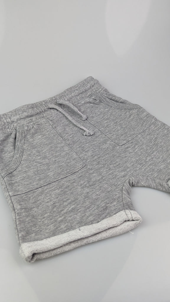 Grey George Harem Shorts 4-5 Years George Used, Preloved, Preworn & Second Hand Baby, Kids & Children's Clothing UK Online. Cheap affordable. Brands including Next, Joules, Nutmeg, TU, F&F, H&M.
