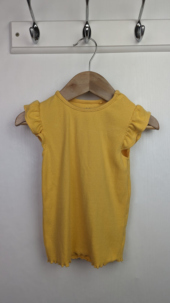 Fred & Flo Yellow Sleeveless Top 12-18m Fred & Flo Used, Preloved, Preworn & Second Hand Baby, Kids & Children's Clothing UK Online. Cheap affordable. Brands including Next, Joules, Nutmeg, TU, F&F, H&M.