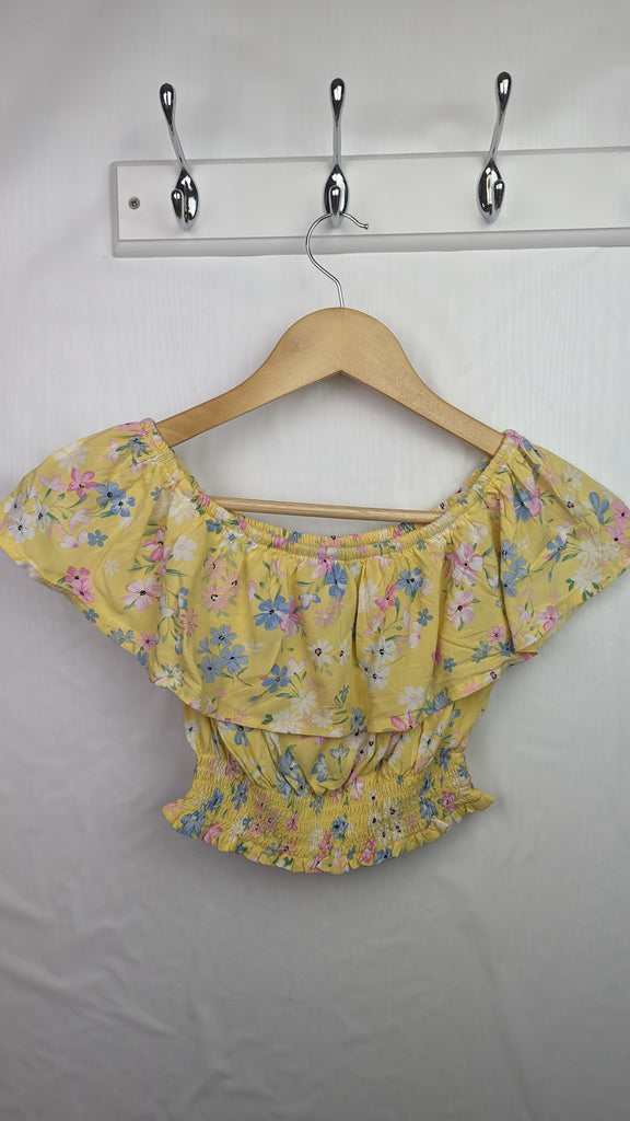 New Look Yellow Floral Top 10y New Look Used, Preloved, Preworn & Second Hand Baby, Kids & Children's Clothing UK Online. Cheap affordable. Brands including Next, Joules, Nutmeg, TU, F&F, H&M.