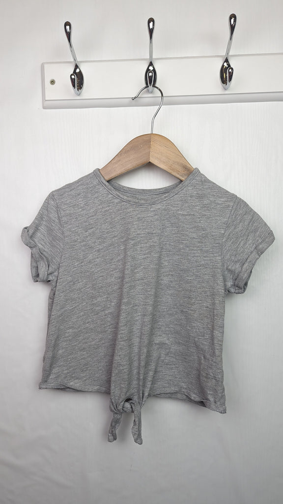 V by Very Grey Crop Top 5-6 Years V by Very Used, Preloved, Preworn & Second Hand Baby, Kids & Children's Clothing UK Online. Cheap affordable. Brands including Next, Joules, Nutmeg, TU, F&F, H&M.