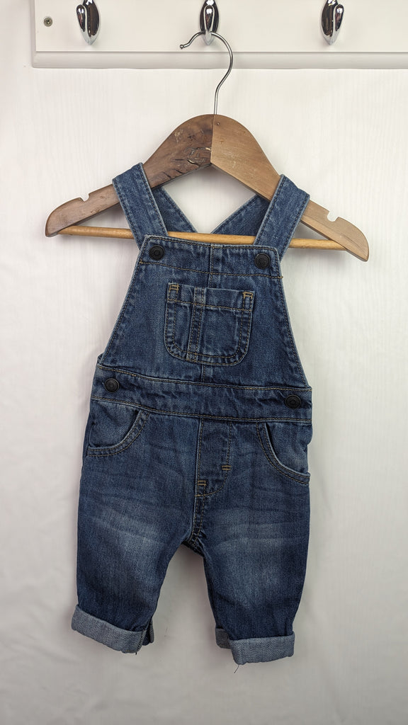 Fred & Flo Little Man Dungarees 0-3m Fred & Flo Used, Preloved, Preworn & Second Hand Baby, Kids & Children's Clothing UK Online. Cheap affordable. Brands including Next, Joules, Nutmeg, TU, F&F, H&M.