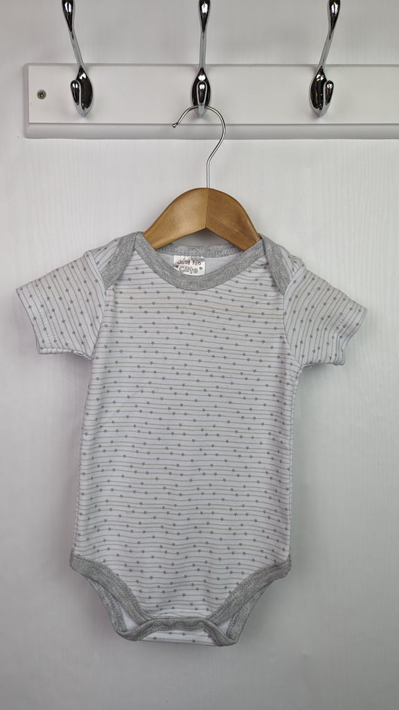 Just Too Cute Grey Star Bodysuit 0-3 Months Just Too Cute Used, Preloved, Preworn & Second Hand Baby, Kids & Children's Clothing UK Online. Cheap affordable. Brands including Next, Joules, Nutmeg, TU, F&F, H&M.