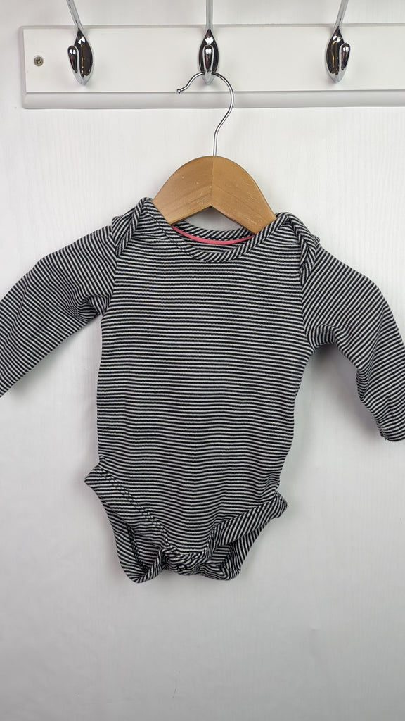 M&S Striped Bodysuit 0-3 Months Marks & Spencer Used, Preloved, Preworn & Second Hand Baby, Kids & Children's Clothing UK Online. Cheap affordable. Brands including Next, Joules, Nutmeg, TU, F&F, H&M.