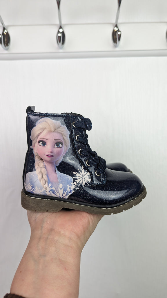 F&F Frozen Sparkly Boots Size 6 F&F Used, Preloved, Preworn & Second Hand Baby, Kids & Children's Clothing UK Online. Cheap affordable. Brands including Next, Joules, Nutmeg, TU, F&F, H&M.