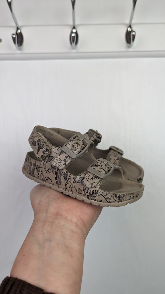 Next Beige Dinosaur Soft Sandals Size 6 Next Used, Preloved, Preworn & Second Hand Baby, Kids & Children's Clothing UK Online. Cheap affordable. Brands including Next, Joules, Nutmeg, TU, F&F, H&M.