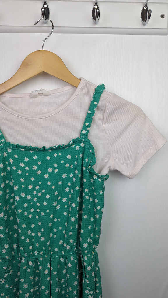 Primark Floral Jumpsuit Outfit - Girls 12-13 Years Primark Used, Preloved, Preworn & Second Hand Baby, Kids & Children's Clothing UK Online. Cheap affordable. Brands including Next, Joules, Nutmeg, TU, F&F, H&M.