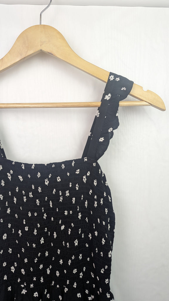 New Look Black Floral Long Dress - Girls 15 Years New Look Used, Preloved, Preworn & Second Hand Baby, Kids & Children's Clothing UK Online. Cheap affordable. Brands including Next, Joules, Nutmeg, TU, F&F, H&M.