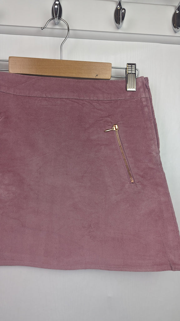 F&F Pink Faux Suede Skirt - Girls 9-10 Years F&F Used, Preloved, Preworn & Second Hand Baby, Kids & Children's Clothing UK Online. Cheap affordable. Brands including Next, Joules, Nutmeg, TU, F&F, H&M.