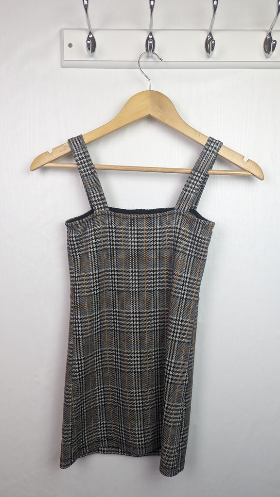 Primark Grey Check Pinafore Dress - Girls 9-10 Years Primark Used, Preloved, Preworn & Second Hand Baby, Kids & Children's Clothing UK Online. Cheap affordable. Brands including Next, Joules, Nutmeg, TU, F&F, H&M.