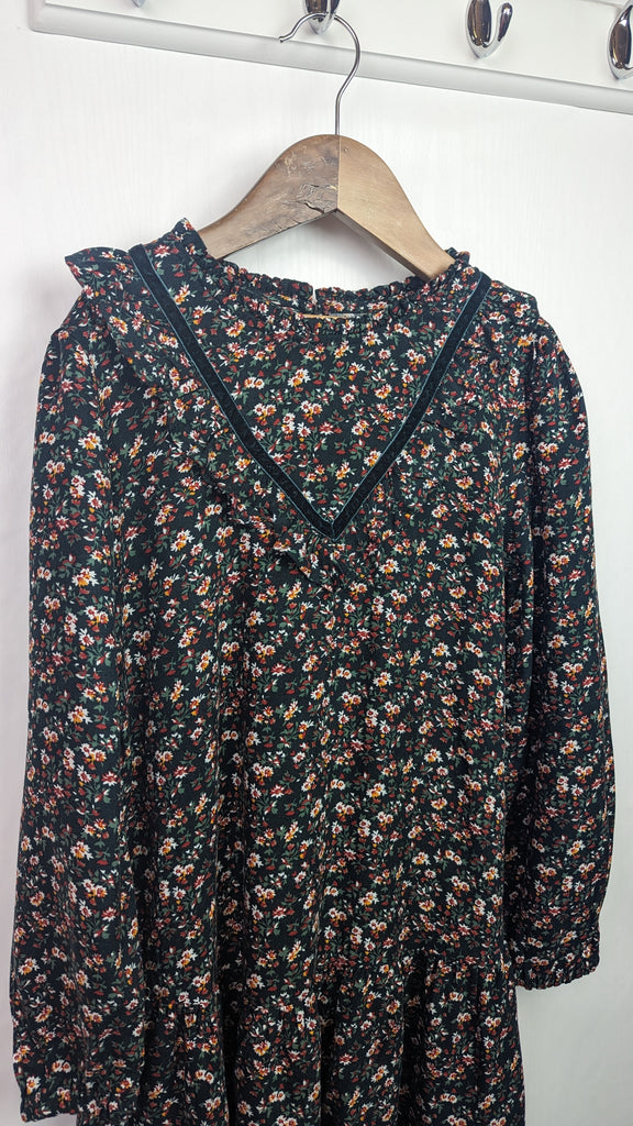 F&F Dark Green Floral Dress - Girls 9-10 Years F&F Used, Preloved, Preworn & Second Hand Baby, Kids & Children's Clothing UK Online. Cheap affordable. Brands including Next, Joules, Nutmeg, TU, F&F, H&M.