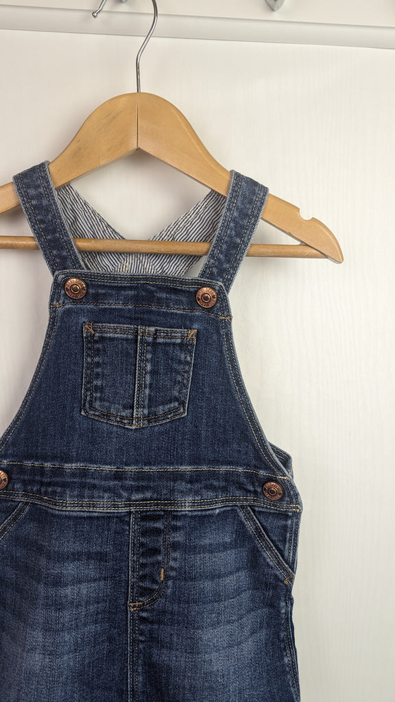 H&M Denim Dungaree Dress - Girls 6-9 Months H&M Used, Preloved, Preworn & Second Hand Baby, Kids & Children's Clothing UK Online. Cheap affordable. Brands including Next, Joules, Nutmeg Morrisons, TU, F&F, H&M.