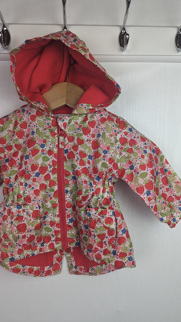 TU Strawberry Raincoat - Girls 0-3 Months TU Used, Preloved, Preworn & Second Hand Baby, Kids & Children's Clothing UK Online. Cheap affordable. Brands including Next, Joules, Nutmeg, TU, F&F, H&M.
