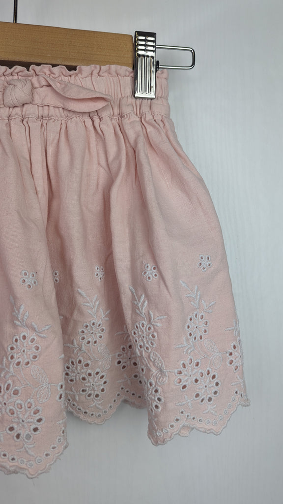 George Pink Floral Skirt - Girls 2-3 Years George Used, Preloved, Preworn & Second Hand Baby, Kids & Children's Clothing UK Online. Cheap affordable. Brands including Next, Joules, Nutmeg, TU, F&F, H&M.