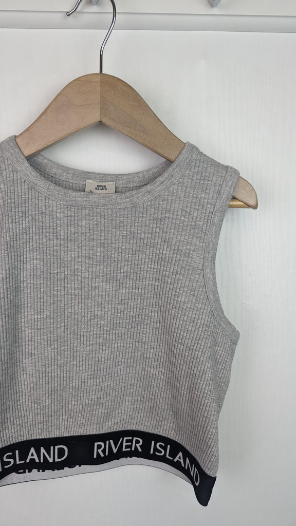 River Island Grey Ribbed Crop Top - Girls 9-10 Years River Island Used, Preloved, Preworn & Second Hand Baby, Kids & Children's Clothing UK Online. Cheap affordable. Brands including Next, Joules, Nutmeg Morrisons, TU, F&F, H&M.