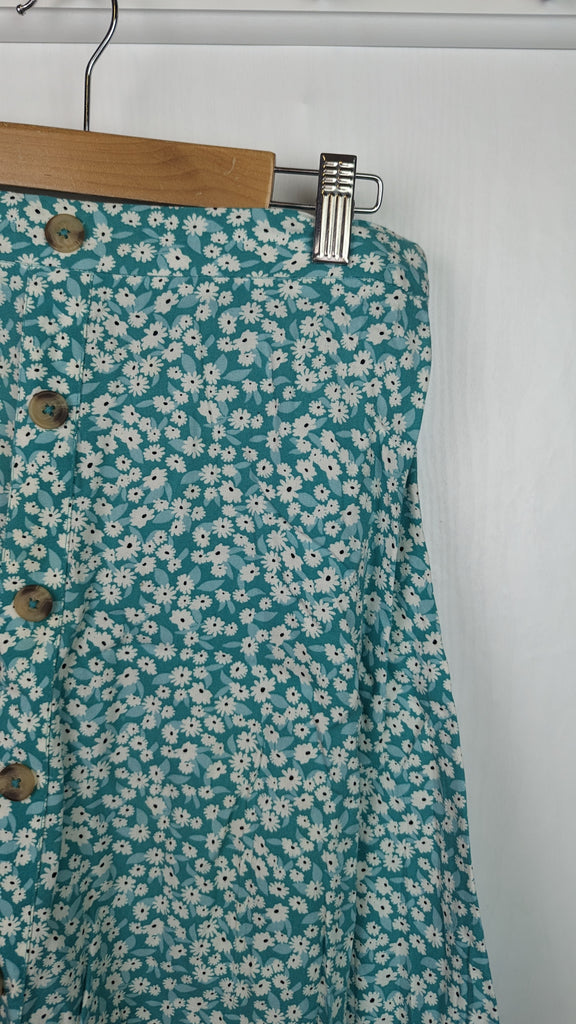 Miss Evie Green Floral Skirt - Girls 13-14 Years Miss Evie Used, Preloved, Preworn & Second Hand Baby, Kids & Children's Clothing UK Online. Cheap affordable. Brands including Next, Joules, Nutmeg Morrisons, TU, F&F, H&M.