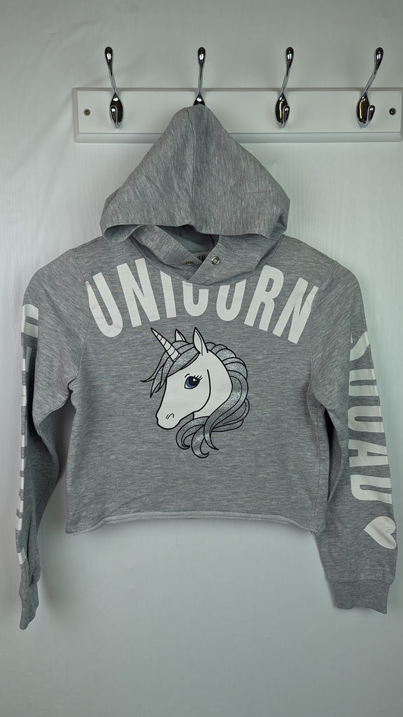 H&M Grey Unicorn Crop Hoodie - Girls 10-12 Years H&M Used, Preloved, Preworn & Second Hand Baby, Kids & Children's Clothing UK Online. Cheap affordable. Brands including Next, Joules, Nutmeg Morrisons, TU, F&F, H&M.