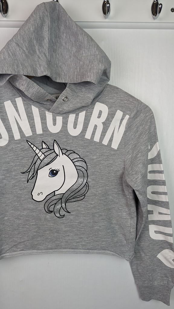 H&M Grey Unicorn Crop Hoodie - Girls 10-12 Years H&M Used, Preloved, Preworn & Second Hand Baby, Kids & Children's Clothing UK Online. Cheap affordable. Brands including Next, Joules, Nutmeg Morrisons, TU, F&F, H&M.