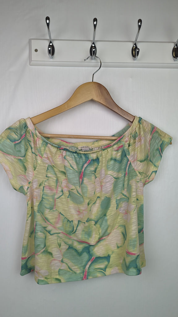River Island Green Top - Girls 11-12 Years River Island Used, Preloved, Preworn & Second Hand Baby, Kids & Children's Clothing UK Online. Cheap affordable. Brands including Next, Joules, Nutmeg, TU, F&F, H&M.