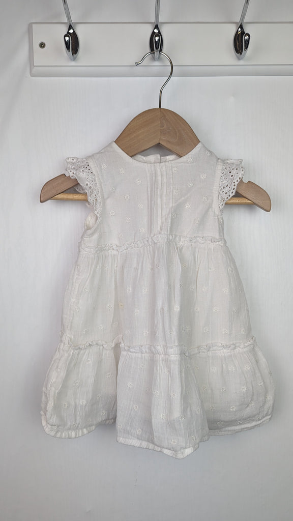 M&Co Ivory Floral Dress - Baby Girls 0-3 Months M&Co Used, Preloved, Preworn & Second Hand Baby, Kids & Children's Clothing UK Online. Cheap affordable. Brands including Next, Joules, Nutmeg Morrisons, TU, F&F, H&M.