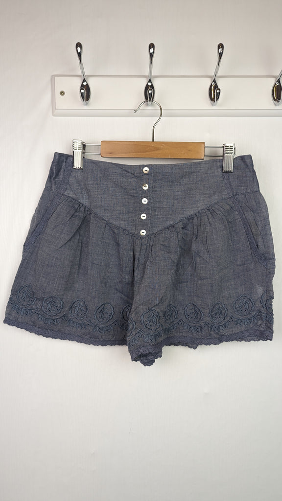 River Island Chelsea Girl Shorts - Girls 10 Years River island Used, Preloved, Preworn & Second Hand Baby, Kids & Children's Clothing UK Online. Cheap affordable. Brands including Next, Joules, Nutmeg, TU, F&F, H&M.