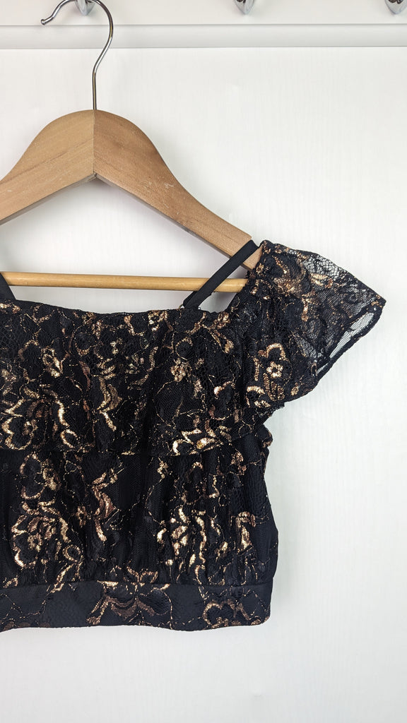 River Island Black & Gold Crop Top - Girls 6 Years River Island Used, Preloved, Preworn & Second Hand Baby, Kids & Children's Clothing UK Online. Cheap affordable. Brands including Next, Joules, Nutmeg Morrisons, TU, F&F, H&M.