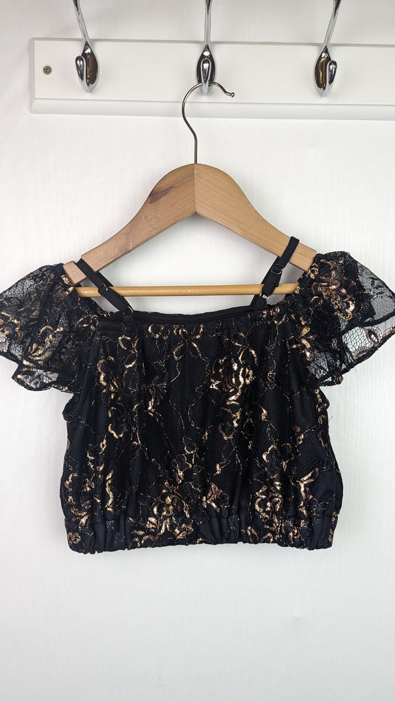 River Island Black & Gold Crop Top - Girls 6 Years River Island Used, Preloved, Preworn & Second Hand Baby, Kids & Children's Clothing UK Online. Cheap affordable. Brands including Next, Joules, Nutmeg Morrisons, TU, F&F, H&M.