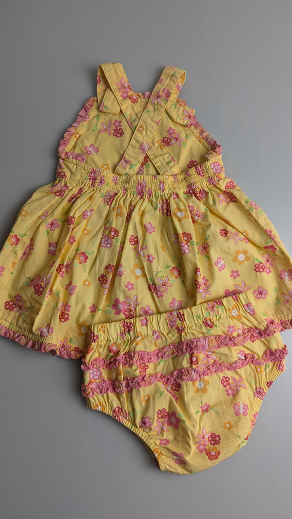 George Floral Dress & Bloomers Outfit - Girls 0-3 Months George Used, Preloved, Preworn & Second Hand Baby, Kids & Children's Clothing UK Online. Cheap affordable. Brands including Next, Joules, Nutmeg Morrisons, TU, F&F, H&M.