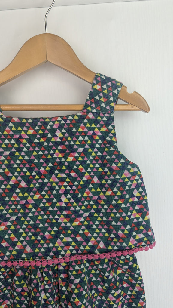 TU Green & Multicolour Triangles Playsuit - Girls 18-24 Months TU Used, Preloved, Preworn & Second Hand Baby, Kids & Children's Clothing UK Online. Cheap affordable. Brands including Next, Joules, Nutmeg Morrisons, TU, F&F, H&M.