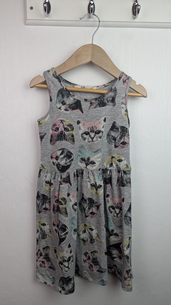 H&M Grey Cat Dress - Girls 4-6 Years H&M Used, Preloved, Preworn & Second Hand Baby, Kids & Children's Clothing UK Online. Cheap affordable. Brands including Next, Joules, Nutmeg Morrisons, TU, F&F, H&M.