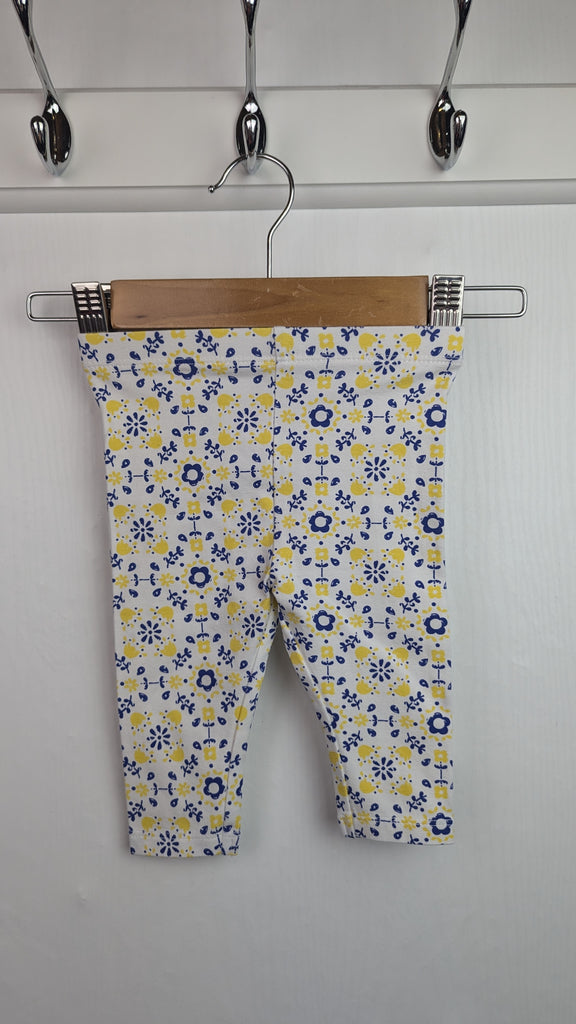 TU White, Blue & Yellow Floral Leggings - Baby Girls 0-3 Months TU Used, Preloved, Preworn & Second Hand Baby, Kids & Children's Clothing UK Online. Cheap affordable. Brands including Next, Joules, Nutmeg Morrisons, TU, F&F, H&M.