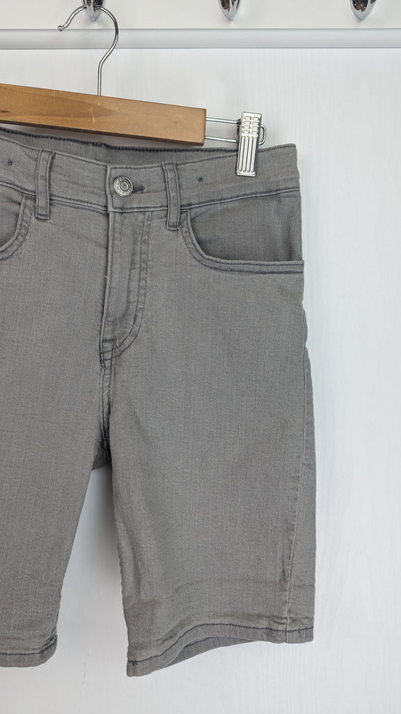 H&M Grey Denim Shorts - Boys 10-11 Years H&M Used, Preloved, Preworn & Second Hand Baby, Kids & Children's Clothing UK Online. Cheap affordable. Brands including Next, Joules, Nutmeg Morrisons, TU, F&F, H&M.