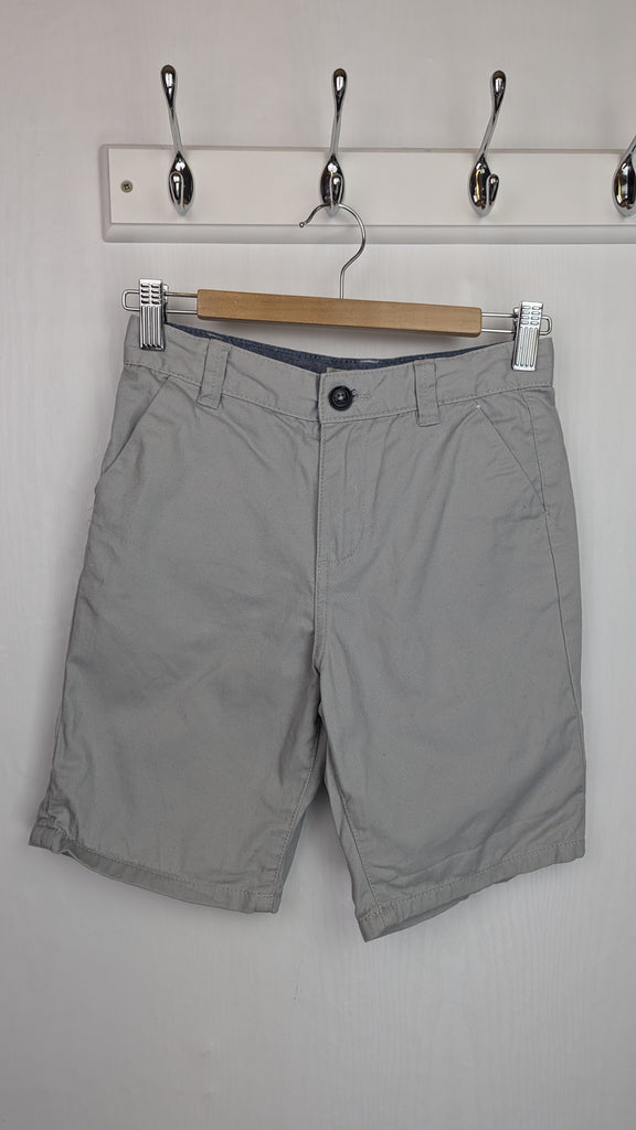 Primark Grey Chino Shorts - Boys 9-10 Years Primark Used, Preloved, Preworn & Second Hand Baby, Kids & Children's Clothing UK Online. Cheap affordable. Brands including Next, Joules, Nutmeg Morrisons, TU, F&F, H&M.