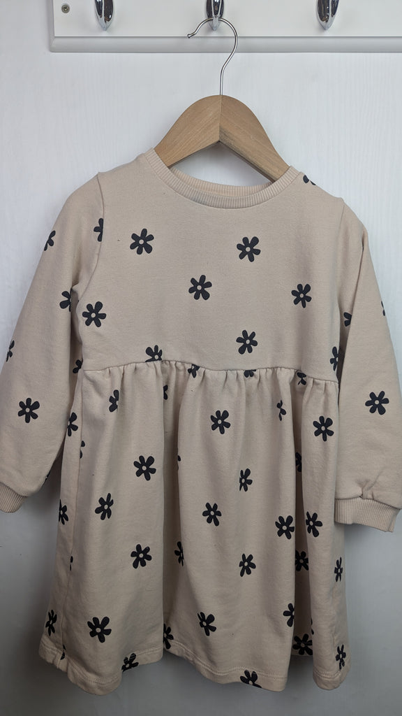 George Floral Beige Jumper Dress - Girls 3-4 Years George Used, Preloved, Preworn & Second Hand Baby, Kids & Children's Clothing UK Online. Cheap affordable. Brands including Next, Joules, Nutmeg Morrisons, TU, F&F, H&M.