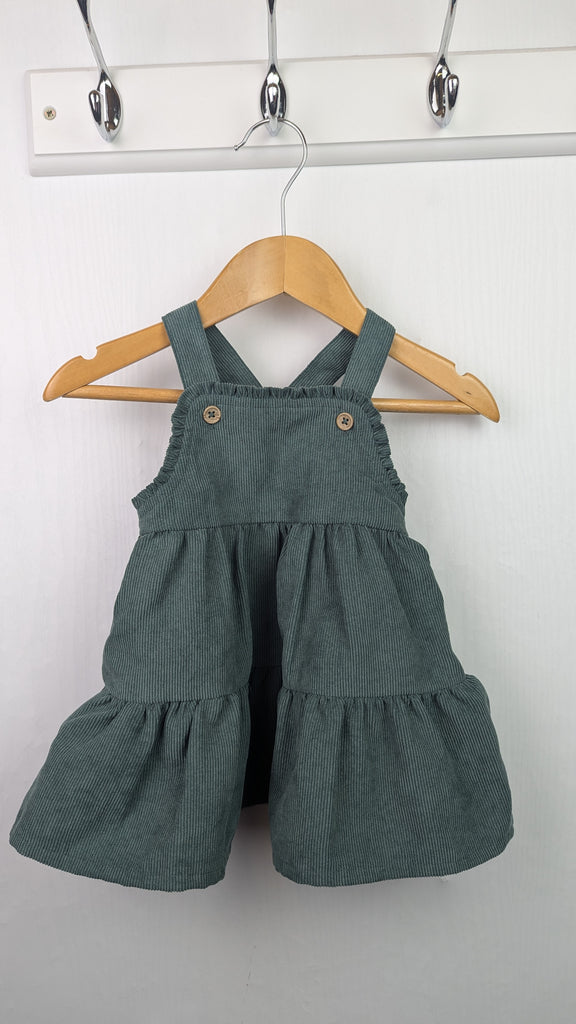 TU Green Cord Dress - Girls 0-3 months TU Used, Preloved, Preworn & Second Hand Baby, Kids & Children's Clothing UK Online. Cheap affordable. Brands including Next, Joules, Nutmeg Morrisons, TU, F&F, H&M.