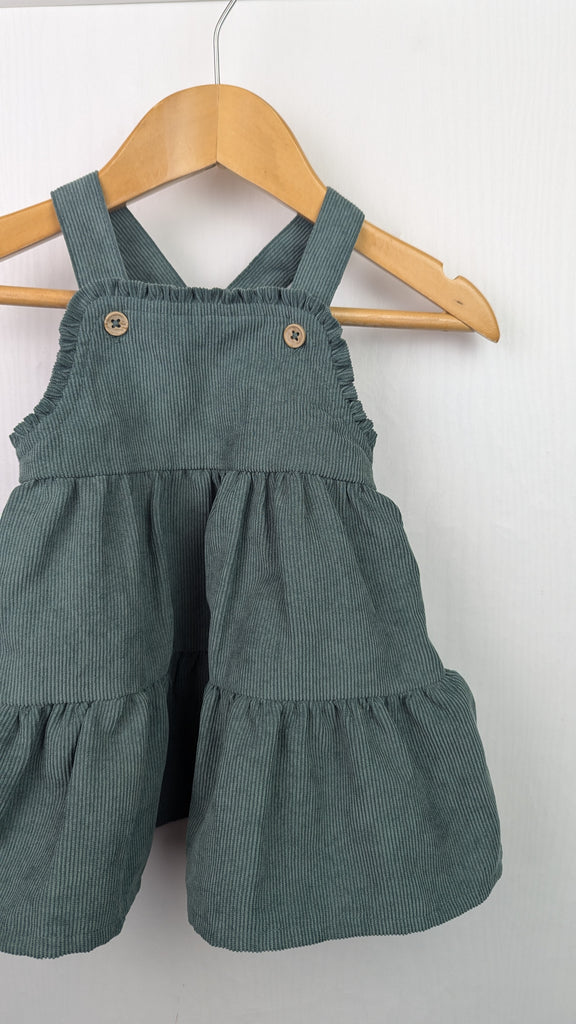 TU Green Cord Dress - Girls 0-3 months TU Used, Preloved, Preworn & Second Hand Baby, Kids & Children's Clothing UK Online. Cheap affordable. Brands including Next, Joules, Nutmeg Morrisons, TU, F&F, H&M.