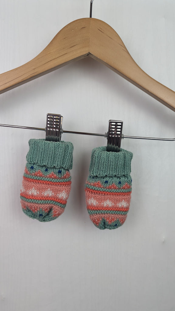 George Green & Pink Knit Mittens - Girls 6-12 Months Little Ones Preloved Used, Preloved, Preworn & Second Hand Baby, Kids & Children's Clothing UK Online. Cheap affordable. Brands including Next, Joules, Nutmeg Morrisons, TU, F&F, H&M.